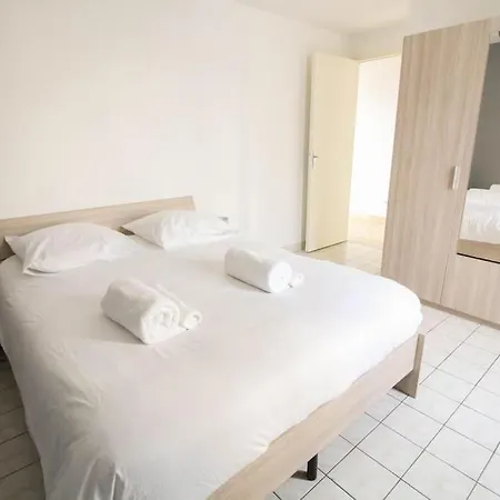 Joli T2 Renove / Wifi / Grand Parking Prive La Couronne (Charente)